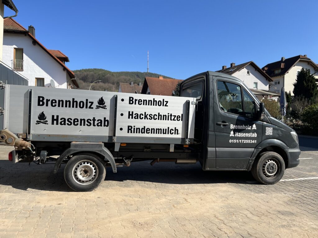 Fahrzeuge für regionale Brennholz Lieferung
